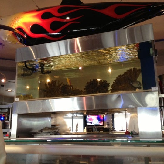 10/31/2012에 Doc M.님이 Chomp Sushi &amp; Teppan Grill에서 찍은 사진