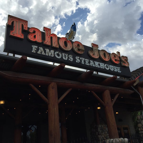 Das Foto wurde bei Tahoe Joe&#39;s von Blondie K. am 7/19/2015 aufgenommen