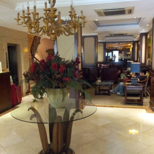 Foto tirada no(a) Pera Rose Hotel por 👑Bülent . em 9/23/2012
