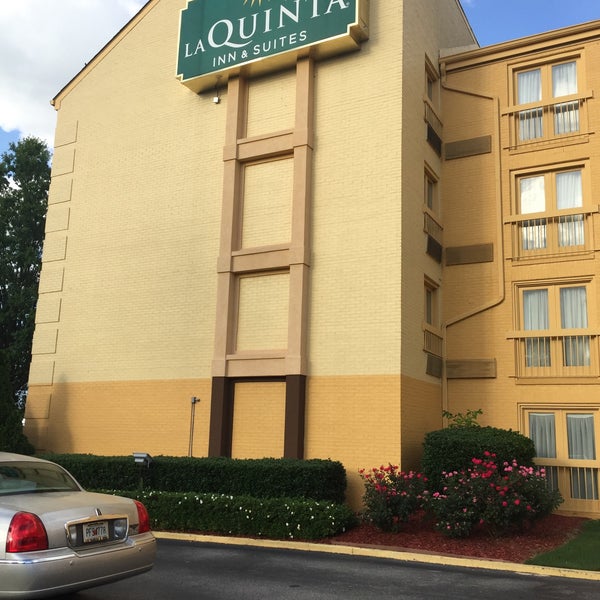 La Quinta Inn & Suites Atlanta Airport South Hotel in Atlanta