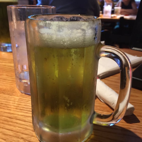 Photo taken at Chili&#39;s Grill &amp; Bar by Jennifer R. on 3/18/2015