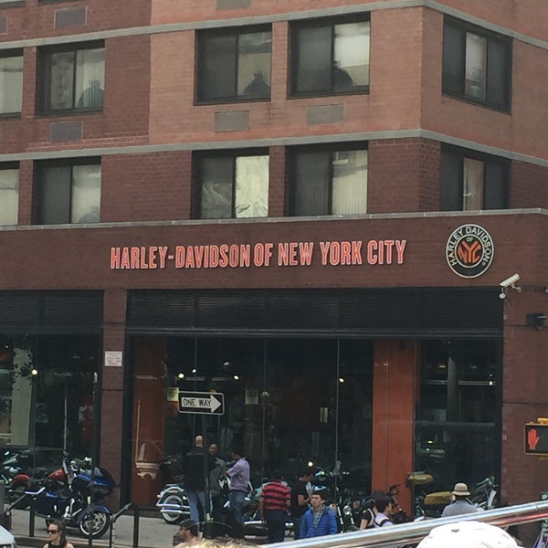5/24/2015 tarihinde Никита С.ziyaretçi tarafından Harley-Davidson of New York City'de çekilen fotoğraf