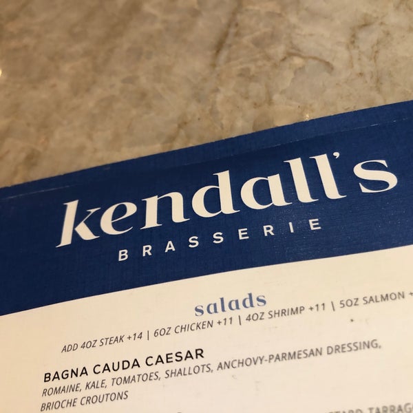 Foto diambil di Kendall&#39;s Brasserie oleh Rick R. pada 6/2/2022