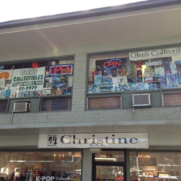 Glens Collectibles Toy Store in Honolulu