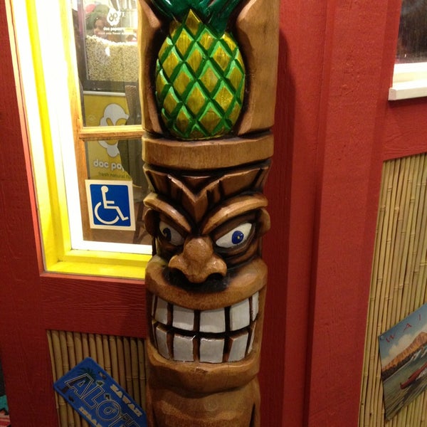 Photo taken at Maui Wowi Hawaiian Coffees &amp; Smoothies at Pier 39 by Isabelle S. on 1/1/2013