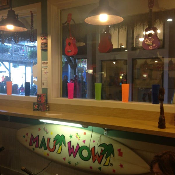 Photo taken at Maui Wowi Hawaiian Coffees &amp; Smoothies at Pier 39 by Isabelle S. on 12/30/2012
