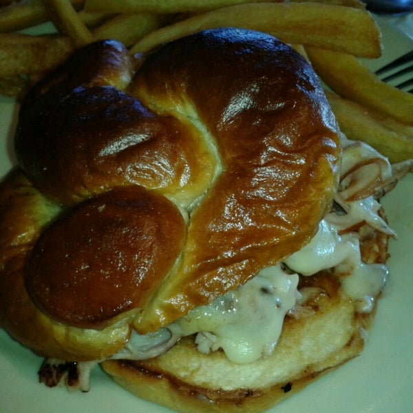 No other place can compete w/ Bennigan's Pretzel Roll!  Matt is the best, attentive server.  Seriously, my tea glass was never empty.
