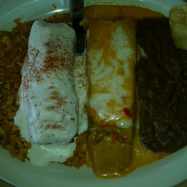 Another yummy lunch.  Dos w/ chicken tamale & chicken Chimi.