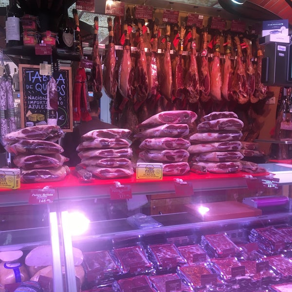 รูปภาพถ่ายที่ Mercado de la Paz โดย Andreea N. เมื่อ 9/22/2018