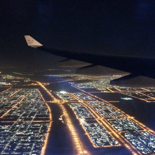 Photo prise au Zayed International Airport (AUH) par Prangie le2/14/2015