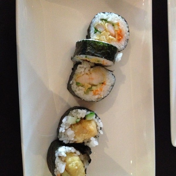 Foto tomada en The Fish Restaurant &amp; Sushi Bar  por Eugenia G. el 5/12/2013