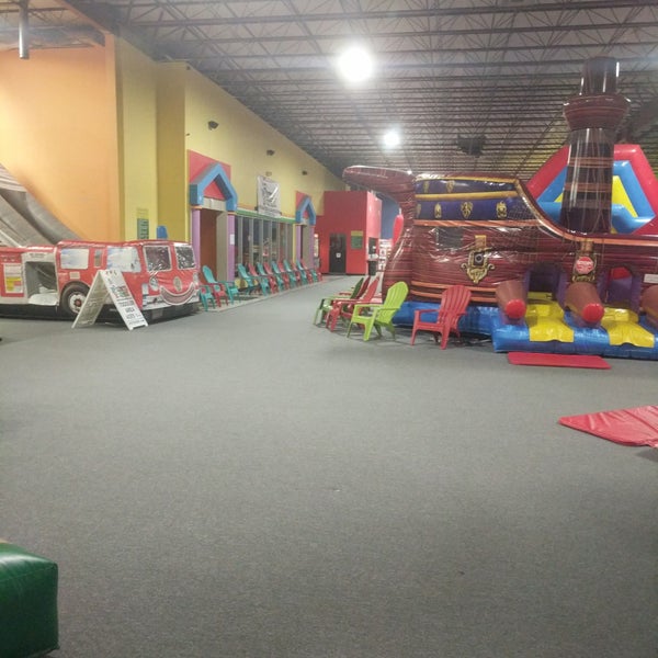 Bounce House Williamsburg 11 tips from 221 visitors