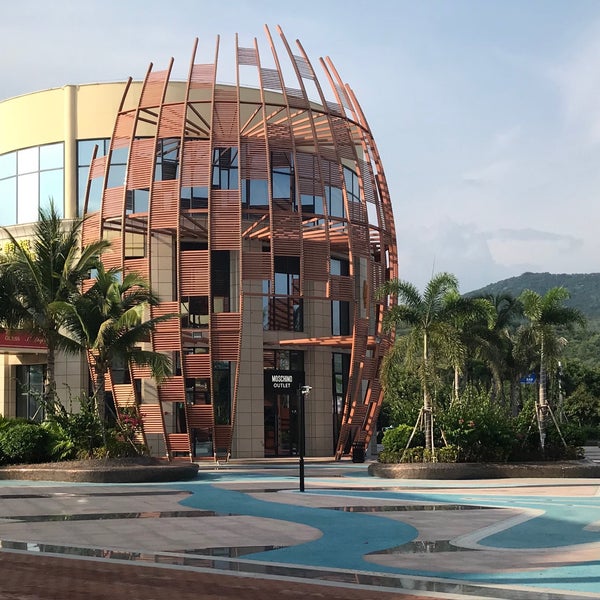 Раффи аутлет. Аутлет в хайнань. Аутлеты в шарлотта северная каролина. Аутлет санья. Аутлет санья.