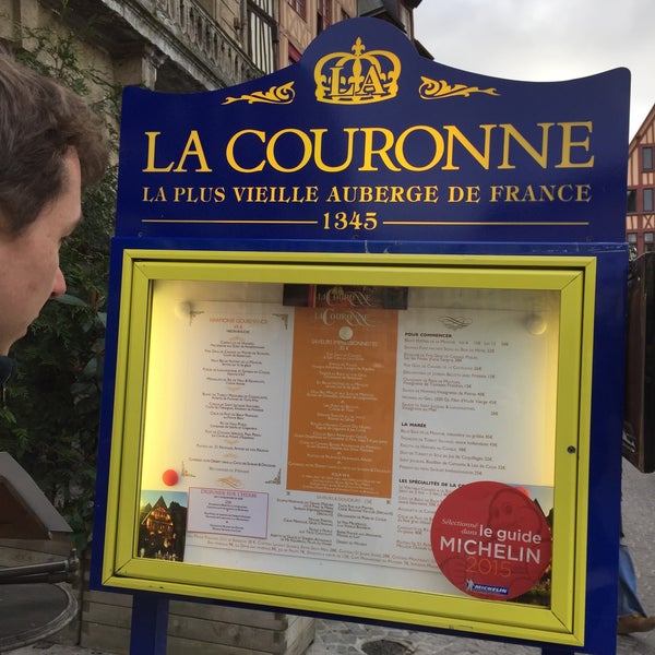 Photo taken at La Couronne by Vivian G. on 3/21/2015
