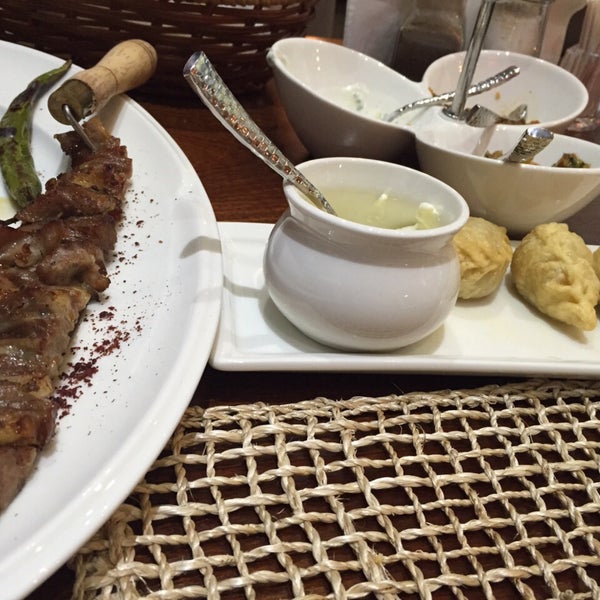 Снимок сделан в JAG Azerbaijan Restaurant пользователем Mohammed A. 8/6/2015