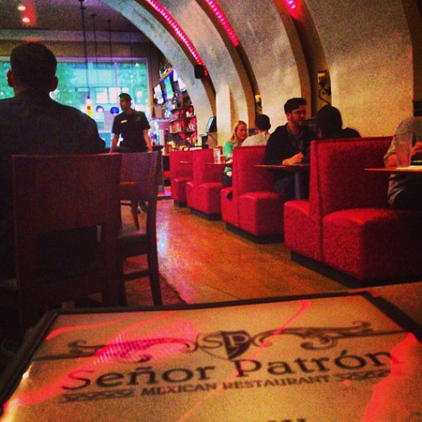 รูปภาพถ่ายที่ Senor Patron โดย Tyler L. เมื่อ 5/8/2013