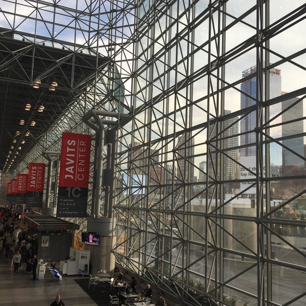 2/1/2016 tarihinde Tyler L.ziyaretçi tarafından Jacob K. Javits Convention Center'de çekilen fotoğraf