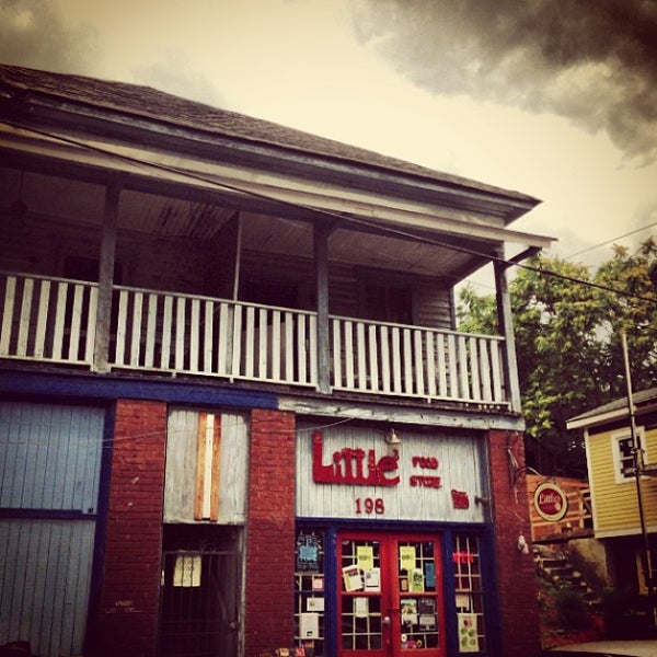 6/30/2013 tarihinde Tyler L.ziyaretçi tarafından Little&#39;s Food Store'de çekilen fotoğraf