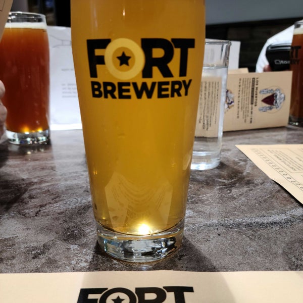 10/17/2021에 Robert W.님이 Fort Brewery &amp; Pizza에서 찍은 사진
