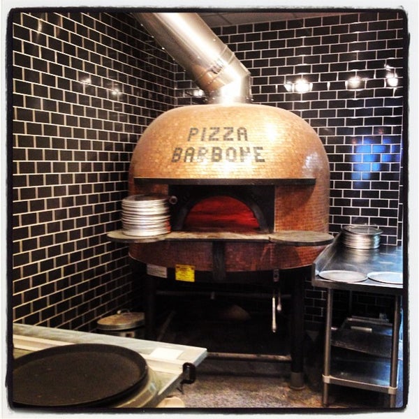 7/15/2014 tarihinde phousedavidziyaretçi tarafından Pizza Barbone'de çekilen fotoğraf
