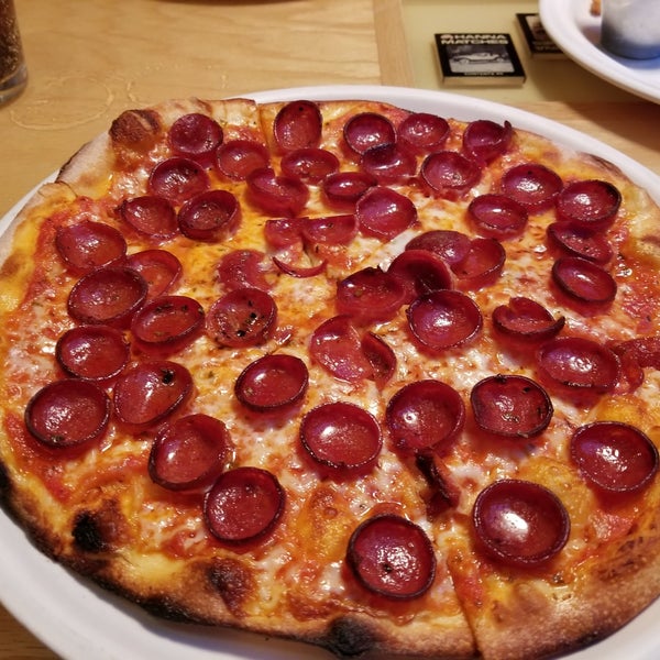 5/9/2019 tarihinde Chris C.ziyaretçi tarafından Matchbox Vintage Pizza Bistro'de çekilen fotoğraf