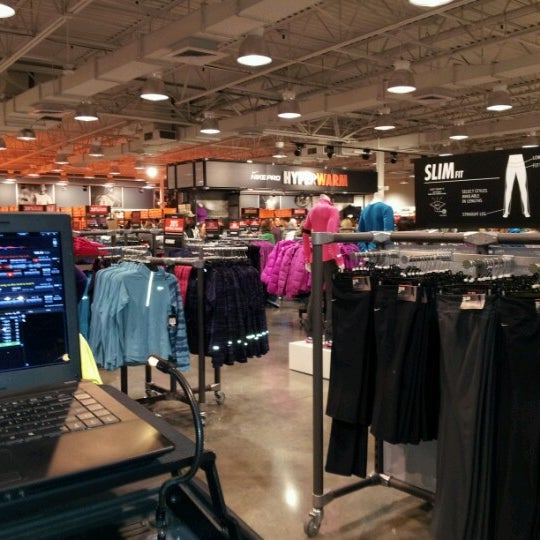 nike store howell mi