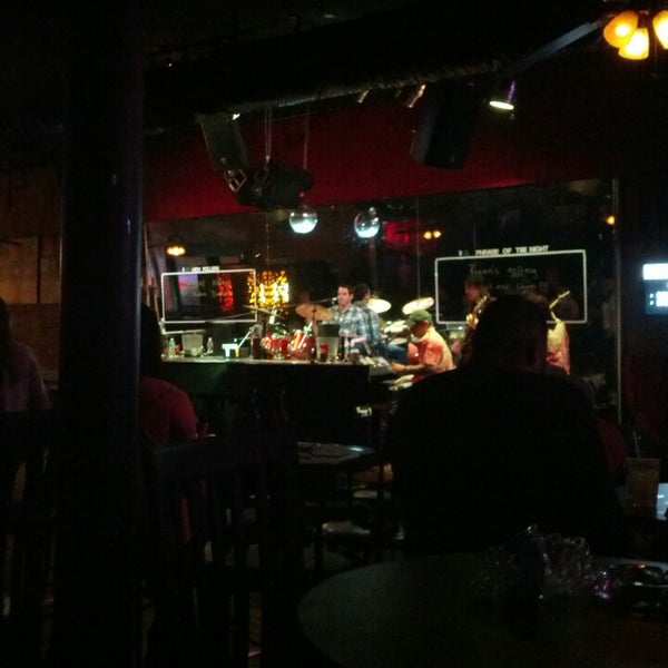 3/29/2014にCorey S.がWilly D&#39;s Rock &amp; Roll Piano Barで撮った写真