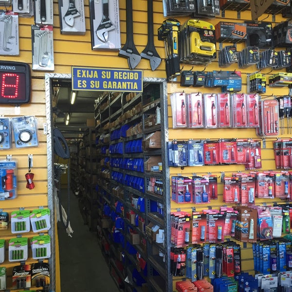 La Casa de los Tornillos 1226 Ave. Jesús T. Piñero