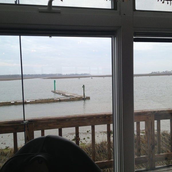 Etta's Channel Side Seafood Restaurant in Chincoteague Island