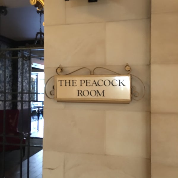 Foto scattata a The Peacock Room Lounge da Trevor W. il 7/21/2016
