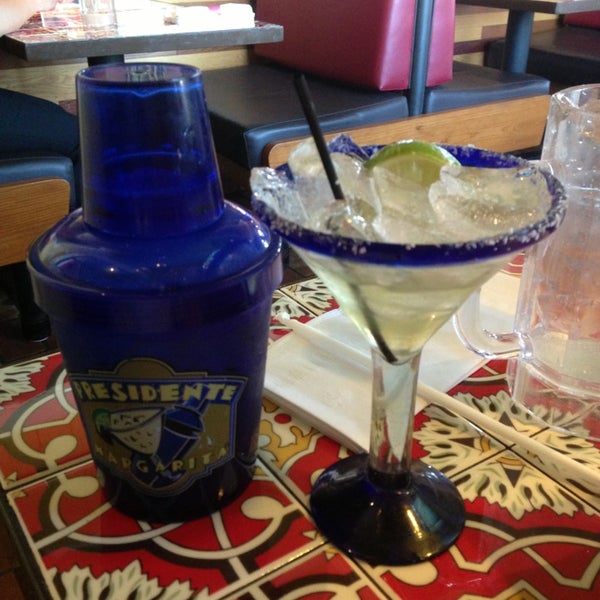 Photo taken at Chili&#39;s Grill &amp; Bar by Gabriela M. on 3/15/2013