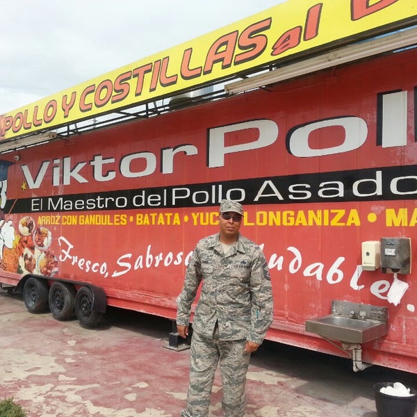 Viktor Pollo Parrilla en Santa isabel