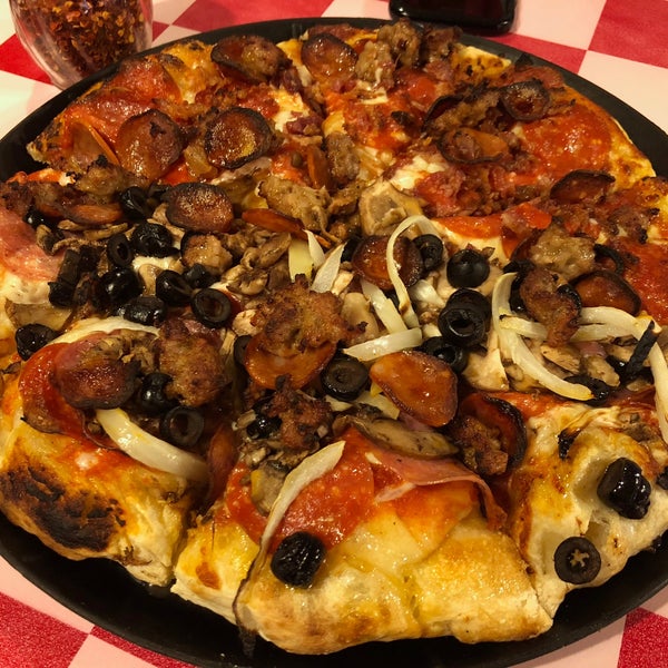 Photos At Old Town Pizza Place In Auburn Don T Expect Lots Of Fancy Sides They Do Pizza And It Amazingly