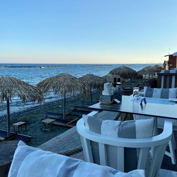 Foto tirada no(a) La Isla Beach Bar Restaurant por shal923h em 6/13/2021