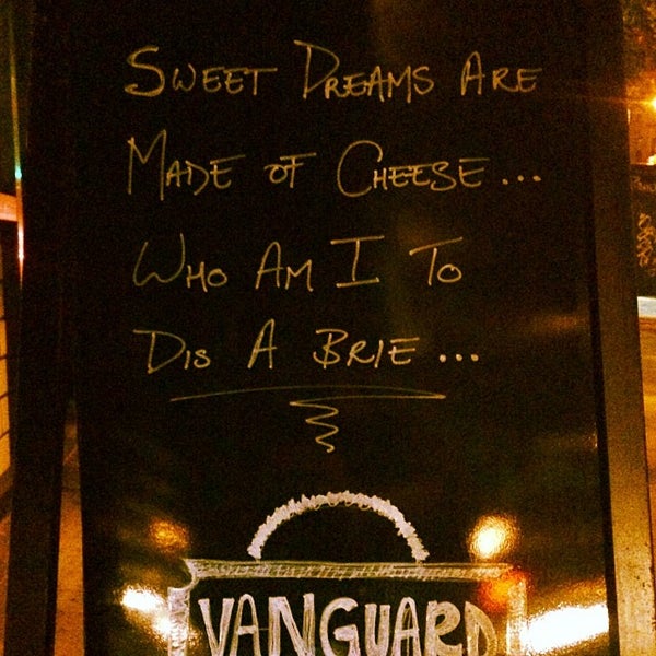 รูปภาพถ่ายที่ Vanguard Wine Bar โดย Brian L. เมื่อ 11/17/2013