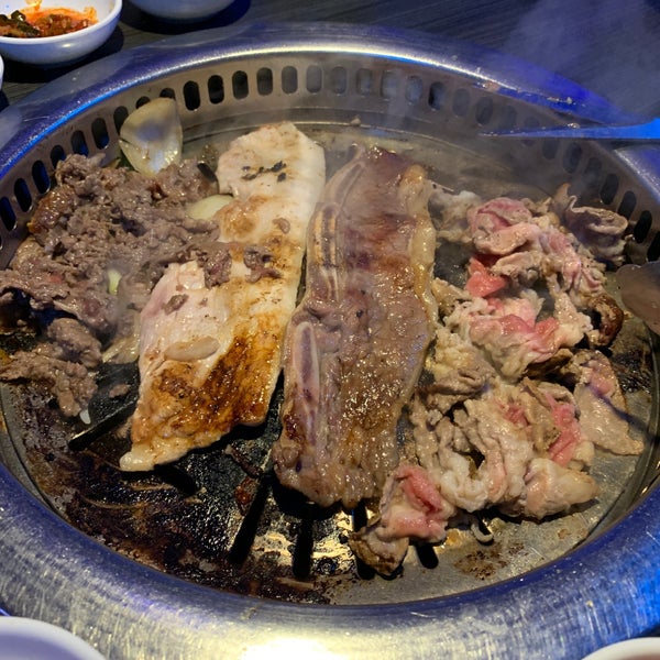 Foto scattata a Gen Korean BBQ da Adam S. il 4/21/2019