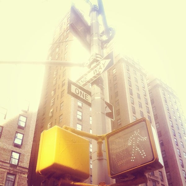 4/30/2013 tarihinde Kate B.ziyaretçi tarafından Broadway @ Times Square Hotel'de çekilen fotoğraf