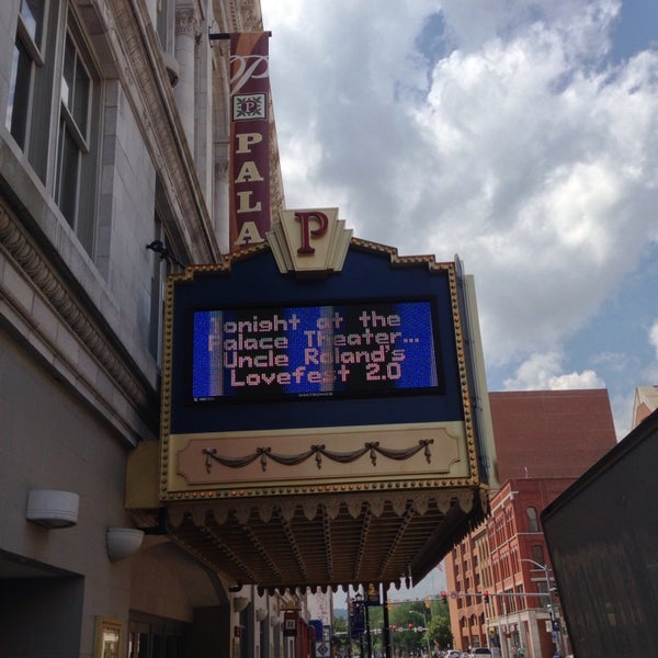 6/29/2013 tarihinde Joshua B.ziyaretçi tarafından Palace Theater'de çekilen fotoğraf