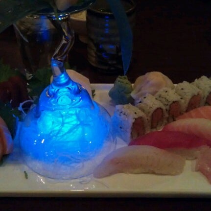 Photo taken at Sakura (Sushi &amp; Hibachi Steak House) by Vivi S. on 11/1/2012