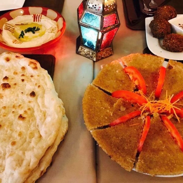 Das Foto wurde bei Shahrazad Restaurant von Bandora A. am 12/21/2017 aufgenommen