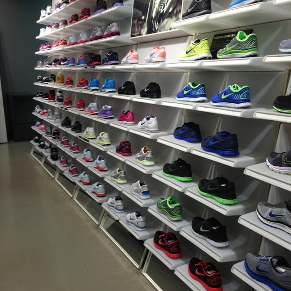 Contratista constante terciopelo Photos à Nike Store Madrid (Fermé maintenant) - Magasin de sport