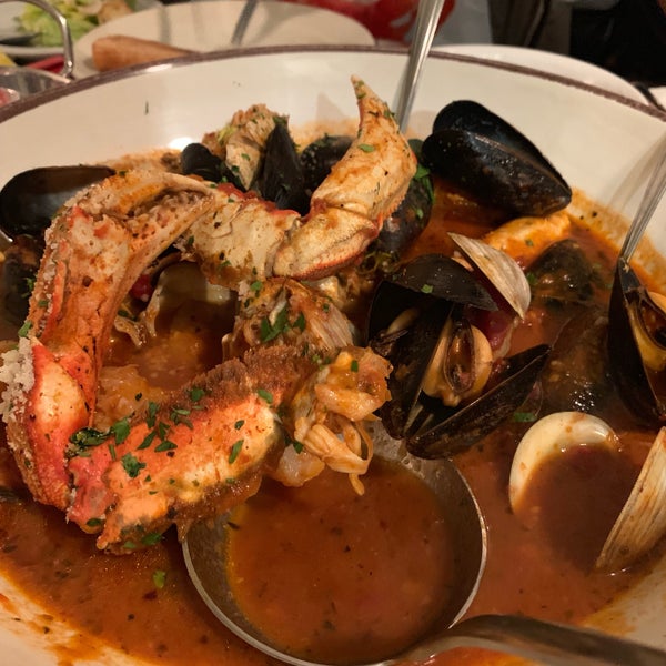 Photo taken at Anchor Oyster Bar by tjun on 4/8/2019