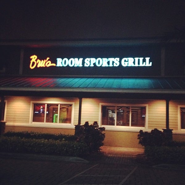 รูปภาพถ่ายที่ Bru&#39;s Room Sports Grill - Coconut Creek โดย Seven J P. เมื่อ 12/5/2012