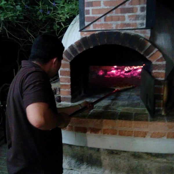 10/26/2014 tarihinde Jorge U.ziyaretçi tarafından Cafetería y Pizzería Papavero'de çekilen fotoğraf