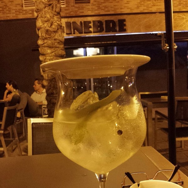 Foto diambil di Ginebre Restaurant oleh Marcos @. pada 9/19/2014