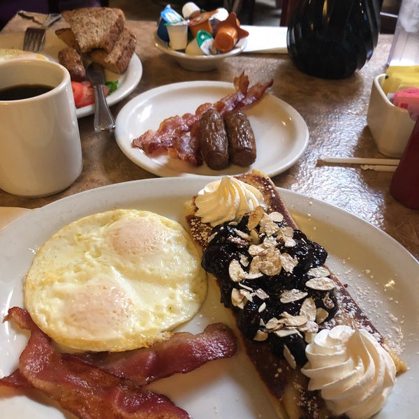 Crackers & Co. Café Café