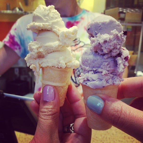 8/6/2013 tarihinde Michelle L.ziyaretçi tarafından Captain Sam&#39;s Ice Cream'de çekilen fotoğraf