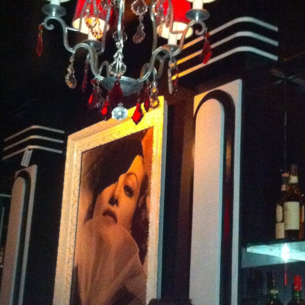 3/6/2013에 Michelle L.님이 Ella Lounge에서 찍은 사진