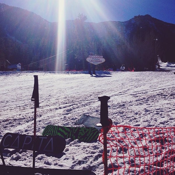 1/21/2014 tarihinde John M.ziyaretçi tarafından Las Vegas Ski And Snowboard Resort'de çekilen fotoğraf