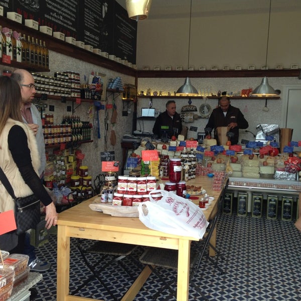 3/10/2013에 Metin H.님이 Ariste Peynir Dükkanı에서 찍은 사진